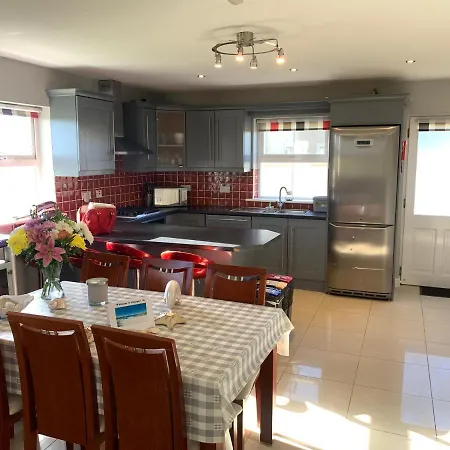 Seascape On The Edge Of Town: 4 Beds All Ensuite. Belmullet Exterior photo