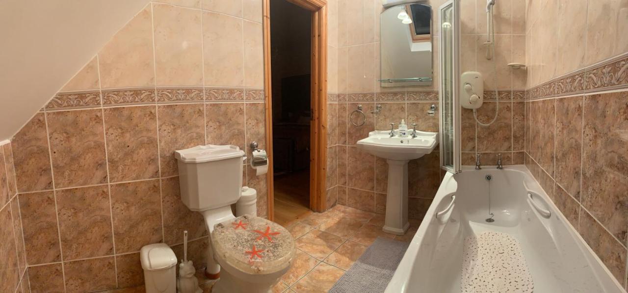 Seascape On The Edge Of Town: 4 Beds Ensuite. * Belmullet
