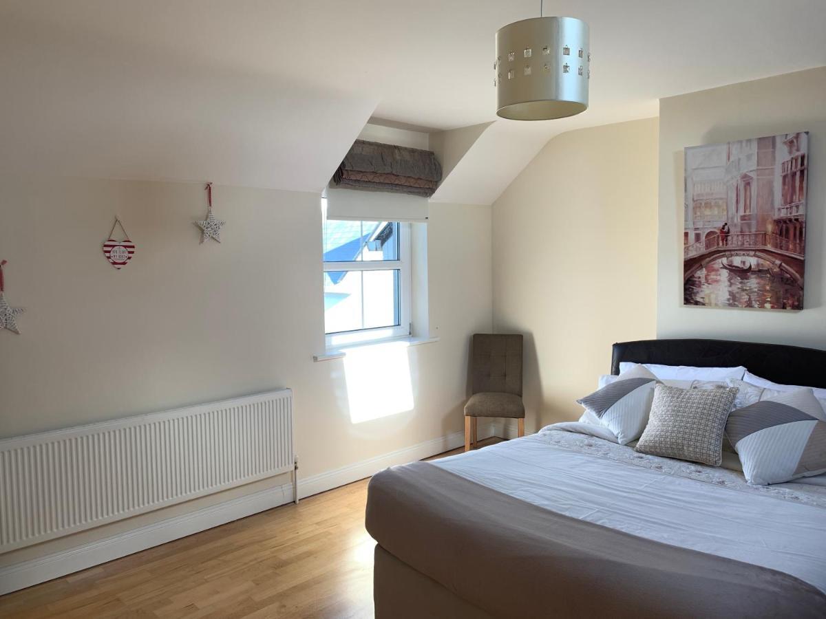 Holiday home Seascape On The Edge Of Town: 4 Beds Ensuite. Belmullet