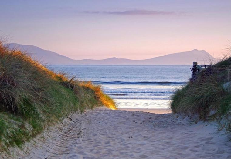 Holiday home Seascape On The Edge Of Town: 4 Beds Ensuite.