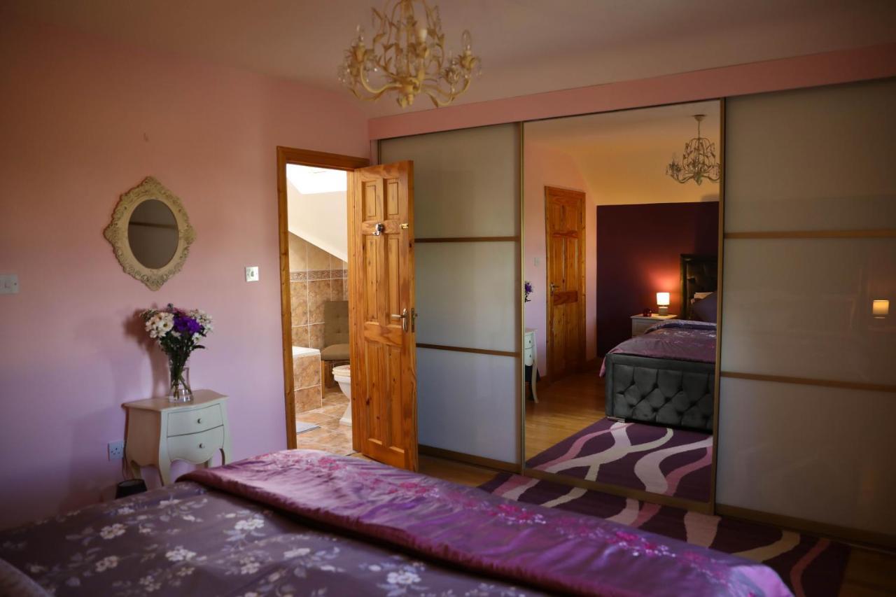 Holiday home Seascape On The Edge Of Town: 4 Beds Ensuite. *